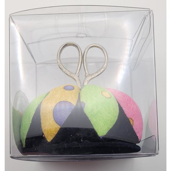 Dritz Collectible Cushions Keepsake Novelty Polka Dot Pin Cushion with Scissors - Picture 4 of 4